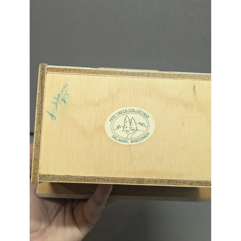 VTG Pine Creek Collection Wooden Recipe Box Cottage House Chicken Farmhouse Blue